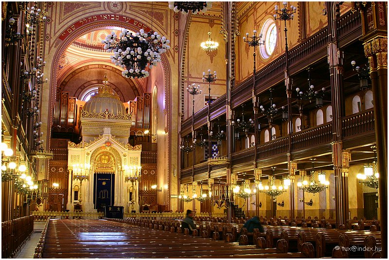 Большую синагогу. Большая синагога Будапешт Венгрия. Синагога Дохань Будапешт. Венгрия синагога Будапештская. Синагога в Будапеште на улице Дохань.